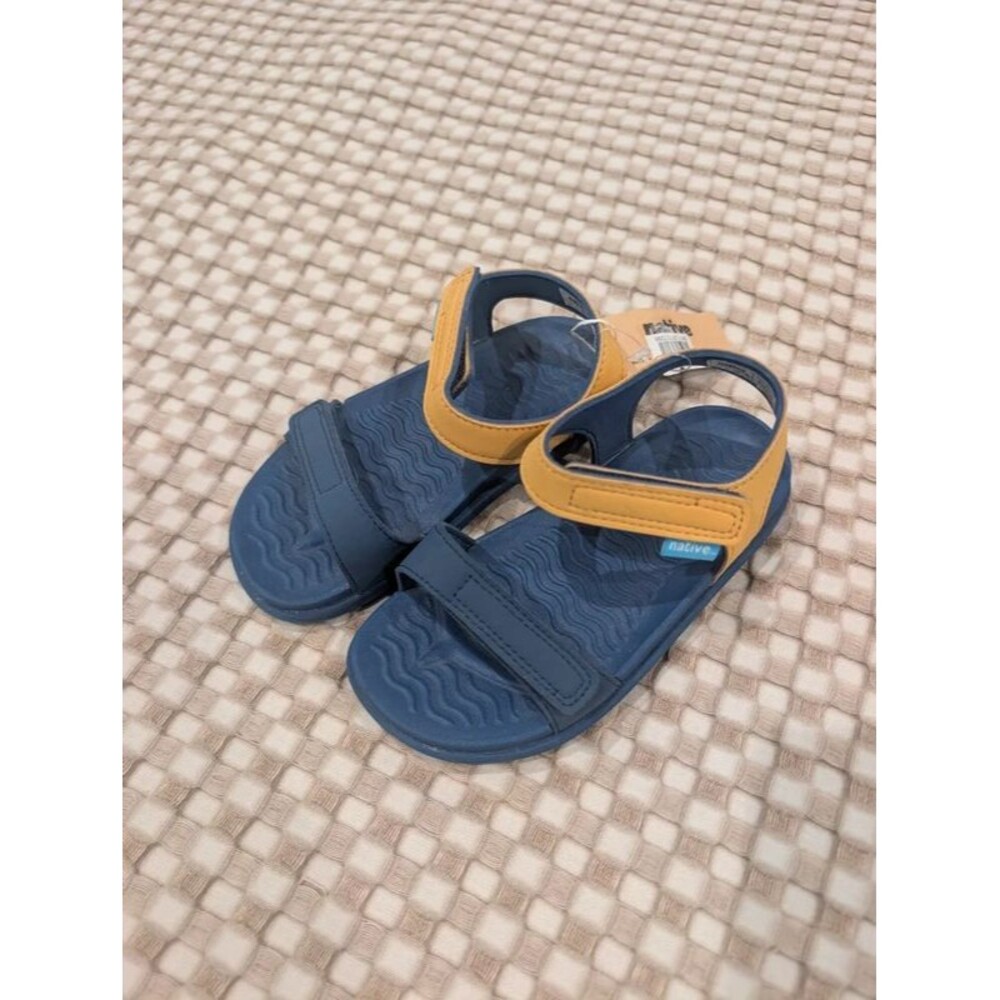 Native Boys Sandals sz 10